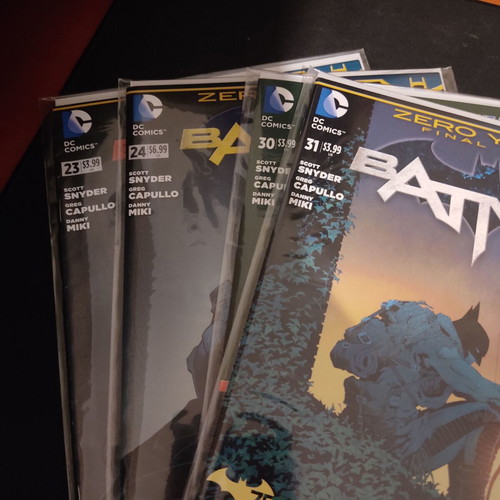 Batman New 52 pack of 4 comics like new, English