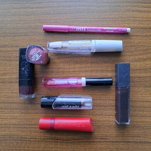 Makeup pack used with Grigi lipsticks, Seventeen concealer, Rimmel