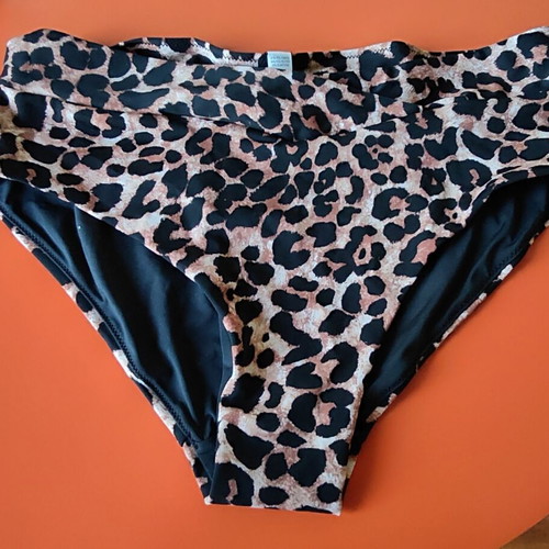 Wunderlove high-waisted leopard print bikini bottom size L new with tags