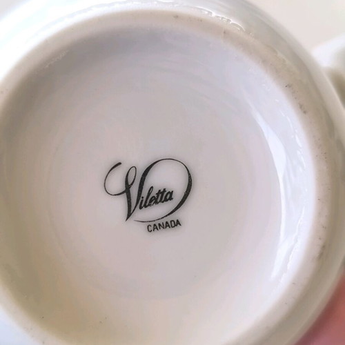 Collectible mug with wild geese motif and gold details 300ml like new