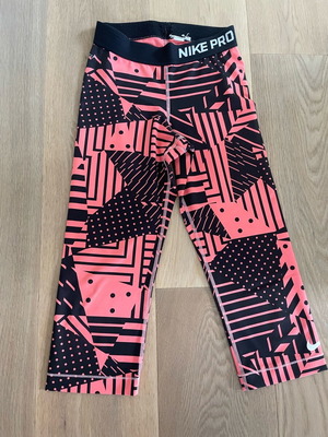 Nike αθλητικό κολάν 3/4 μήκος σαν καινούργιο, dry-fit, μαύρο και ροζ