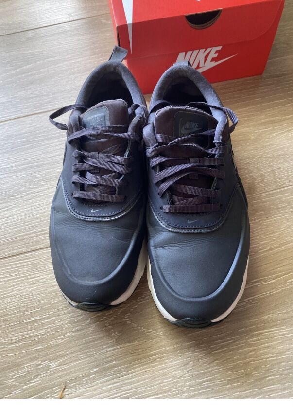 air max thea black leather