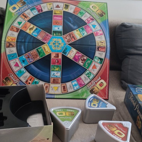 Trivial Pursuit 90s used, collectible edition with 1,800 questions