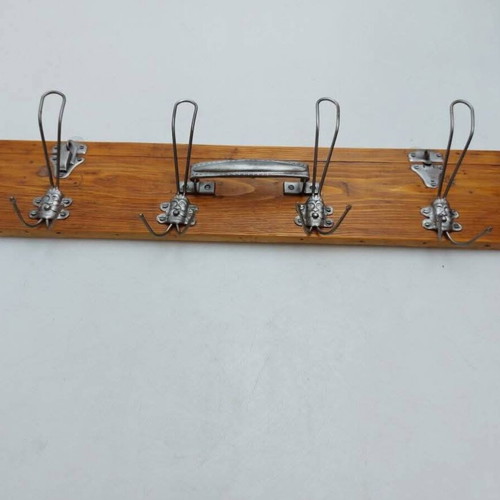 Wooden suitcase front panel coat rack A1775
