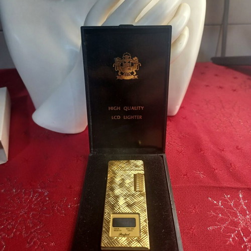 Lcd Gold Lighter with Clock and Date like new
