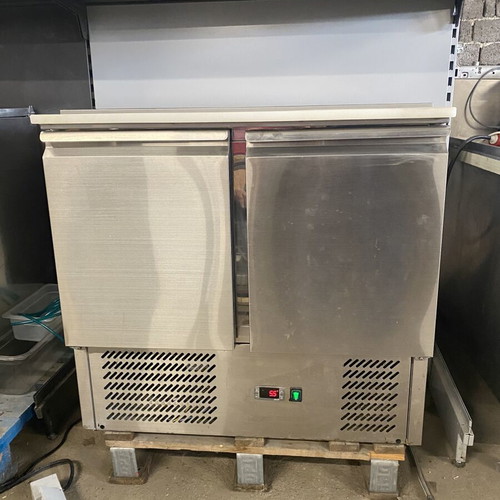 Amitek Saladette Refrigerated Table like new, professional kitchen