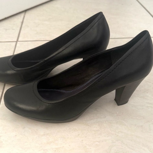 Marco Tozzi leather pumps like new, size 40, black