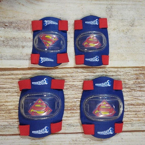 Superman wrist and knee pads set like new
