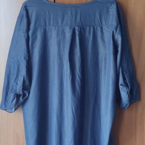 V-neck denim shirt plus size like new from Pretty Jusy