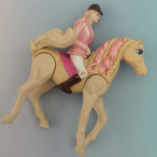 Burger King 2002 Amazone Barbie figure with horse