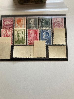 Vasileis B complete mint stamp set without hinge