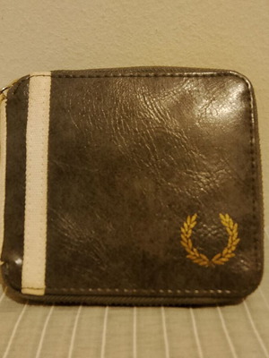 Fred Perry wallet OG condition grey
