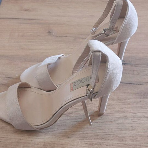 Shooz beige sandals new with thin 9cm heel, size 38
