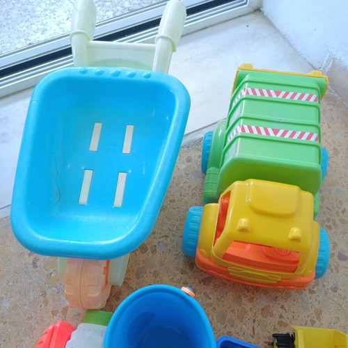 Beach toys like new, all together