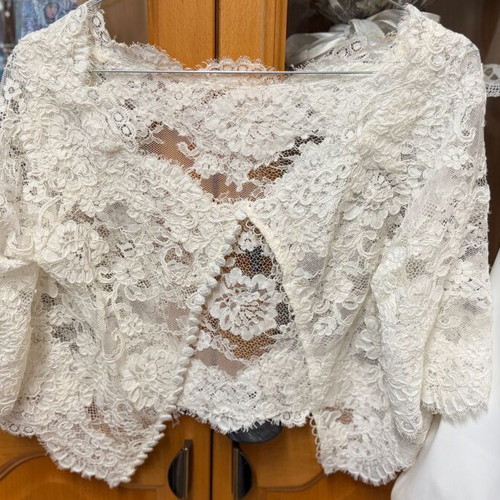 Wedding dress and bolero by Demitrios like new, size 10, ivory satin