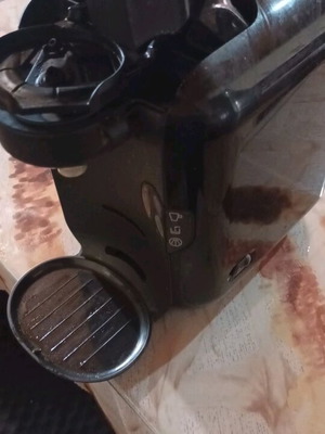 BOSH TASSIMO καφετιέρα μεταχειρισμένη, για ανταλλακτικά με θέμα στο δοχείο νερού