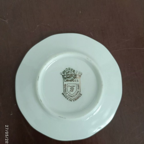Limoges plate with stand like new