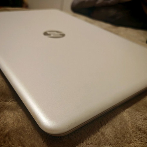 HP 15-aw006nv laptop like new, 8GB RAM, 240GB SSD, Windows 10, bag and mouse