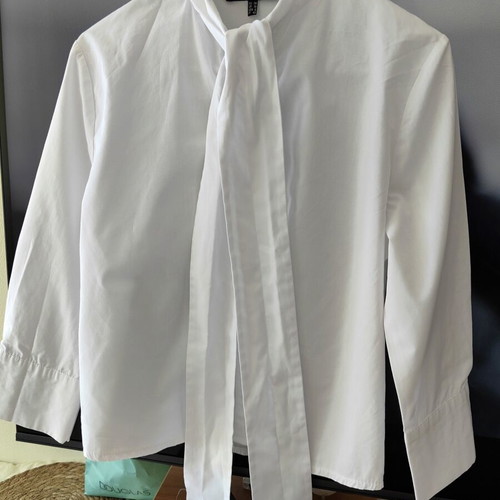 White women's shirt cotton like new, quarter sleeve, size M