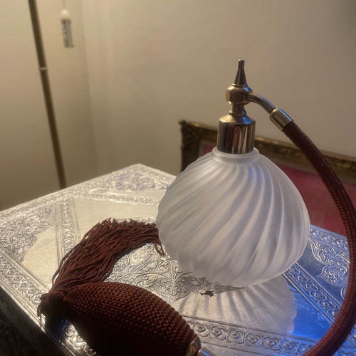 Vintage perfume bottle like new