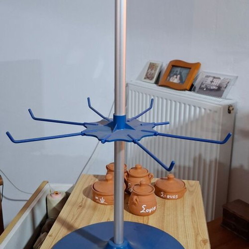 Display stand like new for hanging products