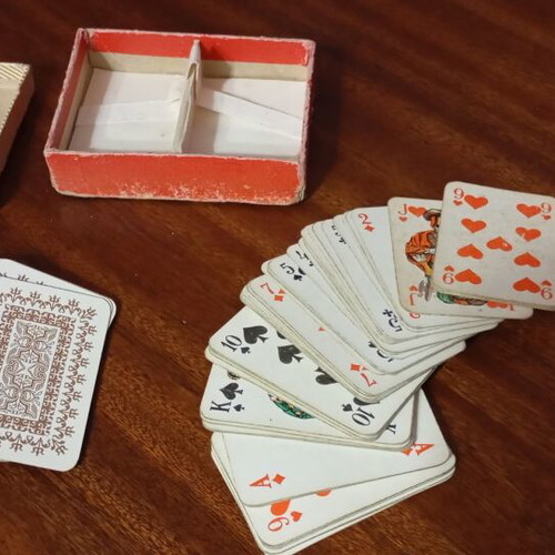 Patience collector cards used, 2 decks with jokers from GDR