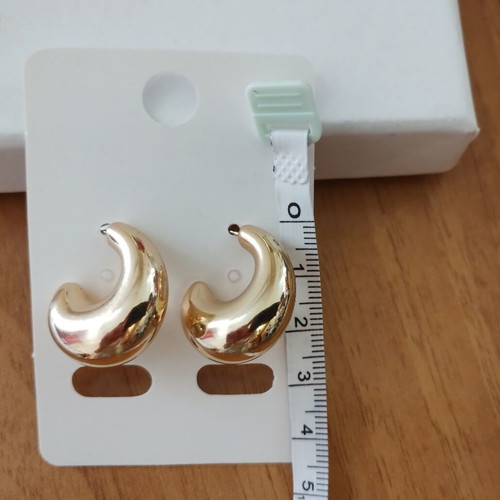 Chunky Teardrop Earrings Stradivarius new, gold color
