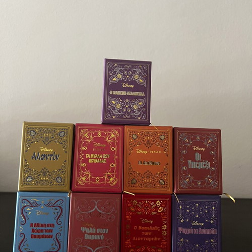 Fairytale Miniatures like new, pack of 9 pieces
