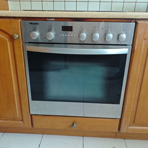 Miele Built-in Oven and Ceramic Hob Set like new, Made in Germany