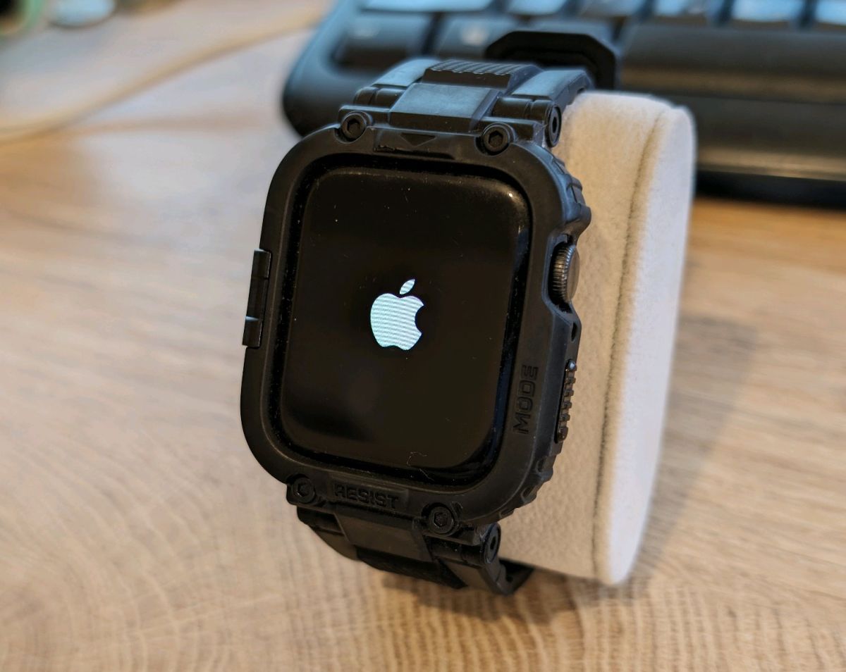 Nike apple watch 44mm best sale series 5