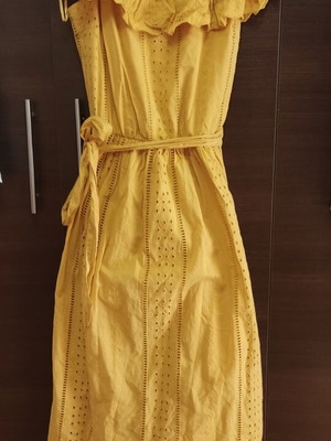 Zara cotton yellow midi dress like new, size medium