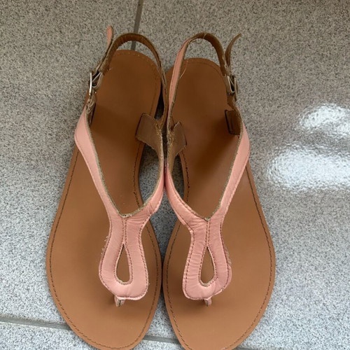Nak Shoes pink sandals used size 38 with T-bar and adjustable strap