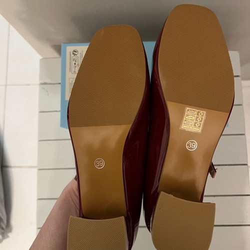 Heels like new in excellent condition, size 39