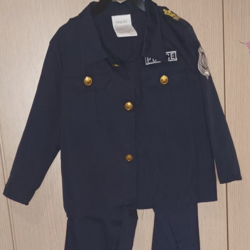 Carnival police costume like new for boy 2-4 years old