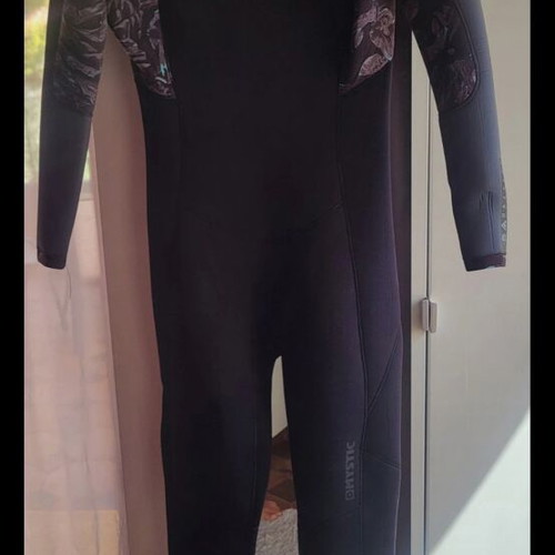 Mystic women's wetsuit 4/3 size L like new