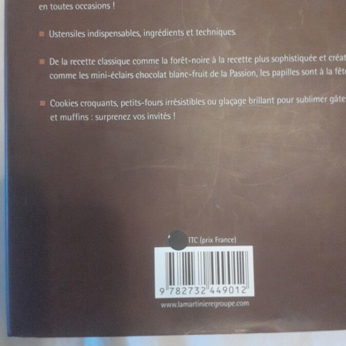 Book with 500 chocolate recipes new, French edition