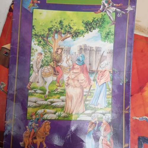 Folder with 4 large fairy tale books like new, 90s