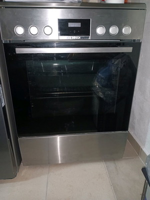 Bosch oven like new