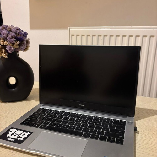 Huawei MateBook D 14 laptop, Intel Core i5, 8GB RAM, 512GB SSD