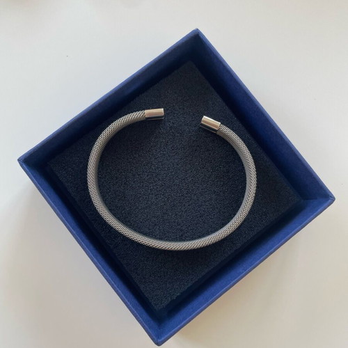 Bracelet cuff like new, silver tone, stainless steel