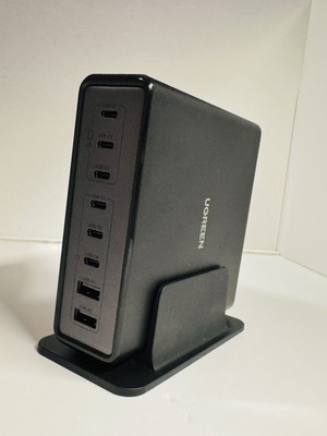 UGREEN Nexode 200W επιτραπέζιος φορτιστής GaN με 6 θύρες USB-C και 2 USB-A