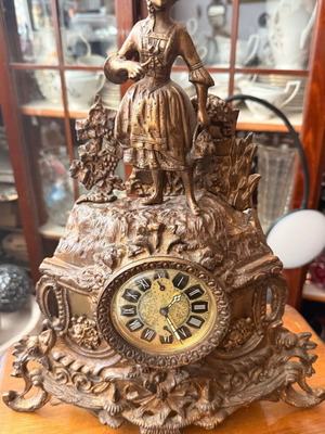 Mantel clock German heavy used, classic collectible