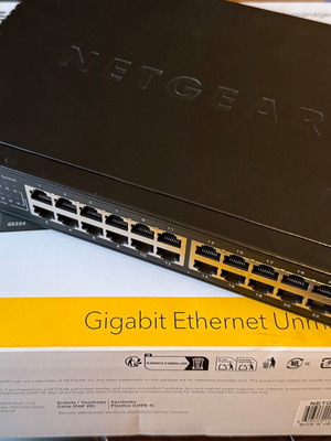 Netgear GS324v2 24-Port Gigabit Ethernet Unmanaged Switch new