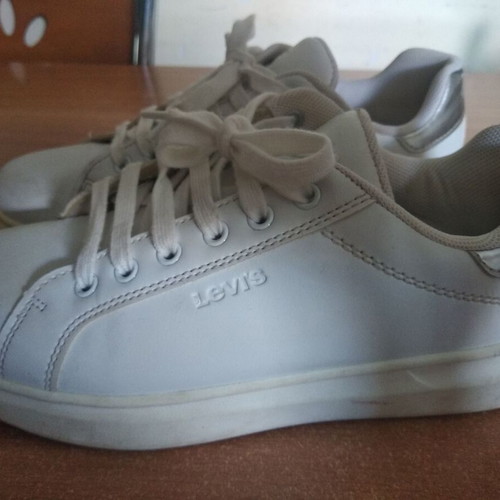 Levi's women's sneakers size 36 used, white
