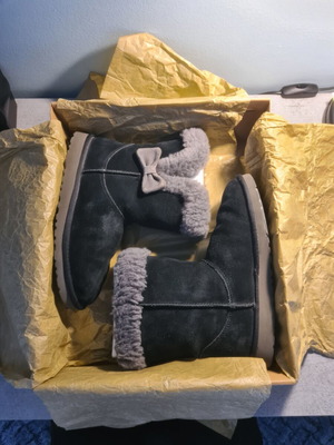 Ugg Australia Kourtney Short Boot black suede grey fur size 36 used